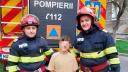 El este <span style='background:#EDF514'>PATRIK</span>, copilul salvat de pompieri dupa ce s-a urcat intr-un copac din fata blocului si nu a mai putut cobori, in Hunedoara