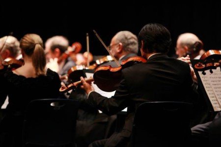 The 'George Enescu' Philharmonic opens the 2023 - 2024 symphonic season at the Romanian Athenaeum.