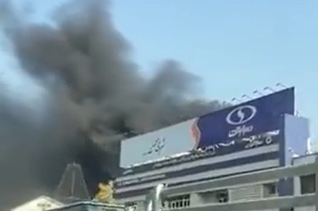 O fabrica din <span style='background:#EDF514'>IRAN</span> a luat foc. Se zvonea initial ca era o fabrica de drone Shahed, dar ulterior s-a dezvaluit ca este de baterii auto
