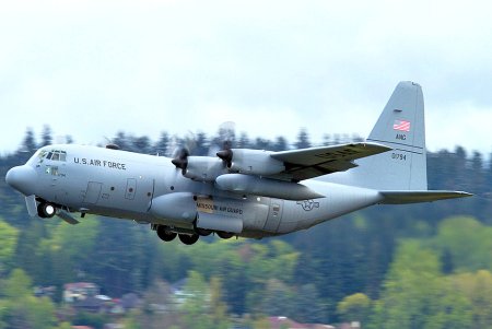 Un nou tip de C-130 <span style='background:#EDF514'>HERCULE</span>s a intrat in serviciul Fortelor Aeriene Romane