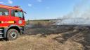 Zece autospeciale ale pompierilor intervin pentru stingerea incendiului din Buftea