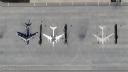 Avionele momeala: Rusii „picteaza” bombardiere strategice pe pista bazei aeriene Engels, pentru a-i pacali pe ucraineni | FOTO
