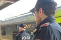 Un roman care si-a pierdut rucsacul pe un peron de gara, in Italia, a fost arestat pe loc de politistii care l-au vazut cum il cauta