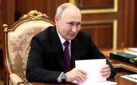 <span style='background:#EDF514'>PRESA</span> rusa: Vladimir Putin urmeaza sa-si anunte candidatura la alegerile prezidentiale din 2024 peste o luna