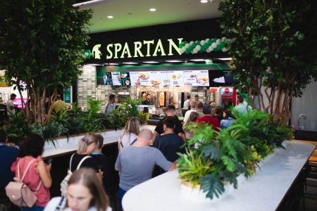 Spartan a deschis un nou restaurant in <span style='background:#EDF514'>CAROLINA</span> Mall din Alba Iulia si ajunge la 71 de unitati