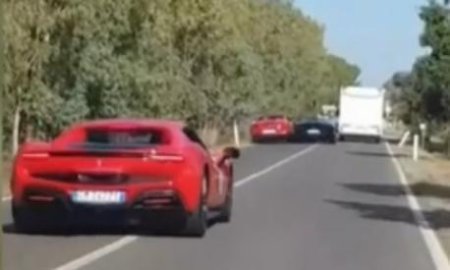 Accident mortal cu doua sup<span style='background:#EDF514'>ERMAS</span>ini, un Ferrari si un Lamborghini, pe o strada ingusta din Sardinia