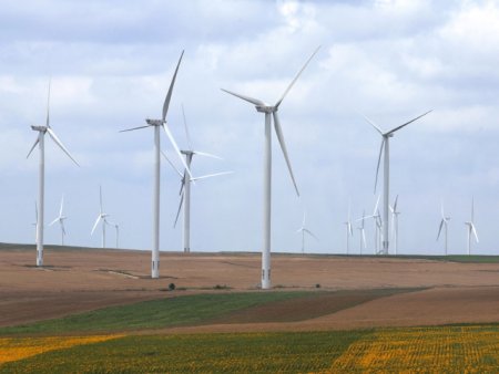<span style='background:#EDF514'>POLEN</span>ergia, companie energetica poloneza la varful careia sa afla miliardara Dominika Kulczyk, intra in Romania prin achizitia unuia dintre cele mai mari parcuri eoliene in dezvoltare. Vanzatorii au si alte proiecte