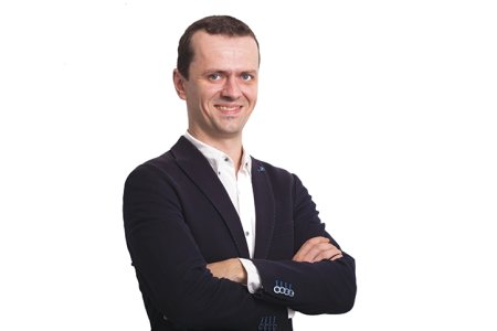 ZF IT Generation. Investor Watch. Marius Istrate, TechAngels: Am investit in 11 start-up-uri pana acum, majoritatea din Romania. Este mai simplu insa sa investesti intr-un start-up incorporat in SUA sau chiar in Franta