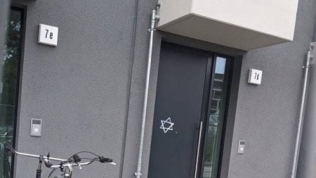 Steaua lui David, desenata pe usile unor case din Berlin, incidente in centrul capitalei germane, in timpul unei manifestatii pr<span style='background:#EDF514'>OPAL</span>estiniene
