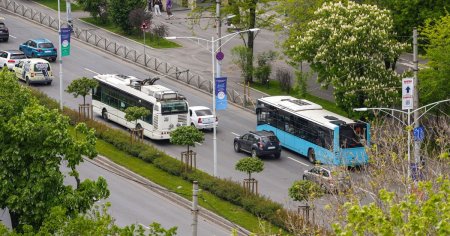 Patru linii de autobuz vor fi deviate miercuri, intre orele 11,30 si 13,00, in Bucuresti