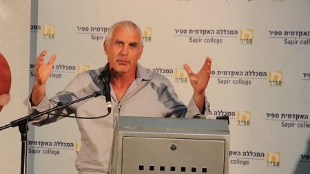 Un politician israelian de 65 de ani si-a tatuat data atacului Hamas pe brat: Ne vom aminti si nu vom uita