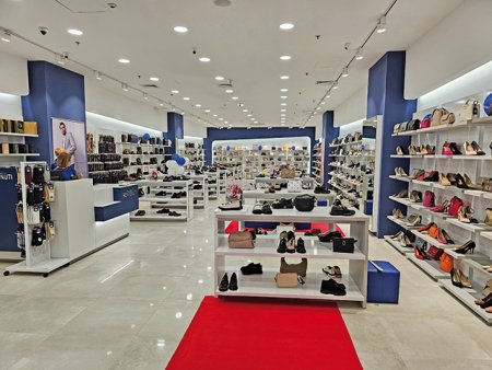 Retailerul de incaltaminte Benvenuti, controlat de antreprenorul <span style='background:#EDF514'>DAN PAVEL</span>, a deschis un magazin in Bucuresti Mall si a ajuns la o retea de 47 de unitati la nivel national