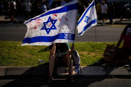 Un israelian s-a rugat pentru victimele din Gaza. Apoi, a devenit tinta unui atac extremist. Criticii guvernului vad un climat al fricii in Israel