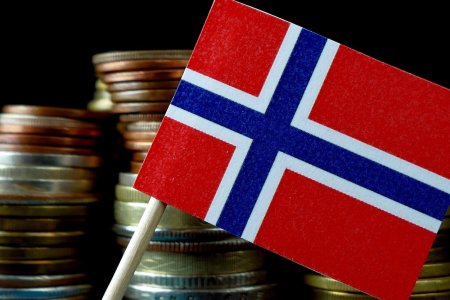 Business MAGAZIN. Fondul suveran al Norvegiei, cel mai mare fond de investitii din lume, intra la apa: Vehiculul de investitii a pierdut 34 de miliarde de dolari dupa ce valoarea tuturor activelor detinute s-a prabusit