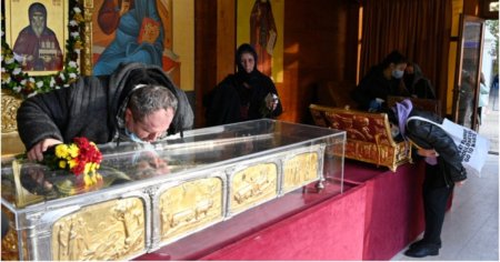 Patriarhia Romana: Peste 50.000 de pelerini au cinstit Sfintele Moastele Sfantului Cuvios Dimitrie cel Nou