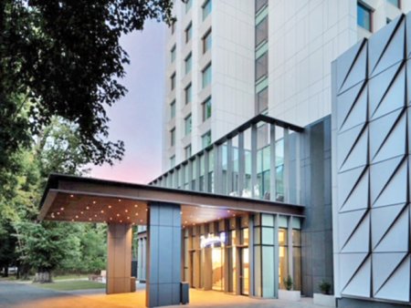 Hotelul de cinci stele Radisson Blu din Cluj- Napoca, <span style='background:#EDF514'>GRAD DE OCUPARE</span> mediu de 65% in septembrie si octombrie: Suntem in grafic cu tot ce am bugetat si vom finaliza anul cu afaceri de 7 milioane euro