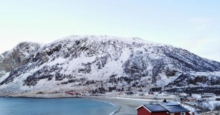 Groenlanda renunta la ora de iarna si isi schimba <span style='background:#EDF514'>FUSU</span>l orar