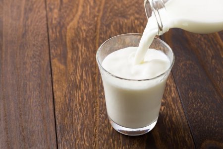 Consiliul Judetean Iasi anunta cea mai mare  licitatie la nivel national pentru lapte, corn si mere in scoli, in valoare de peste 100 milioane de lei / Contractele acopera urmatorii patru ani