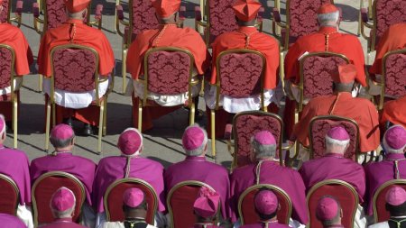 Episcopii catolici din Spania isi cer scuze pentru sute de mii de abuzuri sexuale