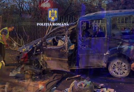 Un tanar a fost retinut, dupa ce s-a rasturnat cu masina peste sinele de tramvai din Bucuresti, fiind beat si cu permisul anulat