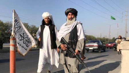 AFP: Afganii parasesc in masa Pakistanul sub amenintarea ca vor fi <span style='background:#EDF514'>DEPORTATI</span>