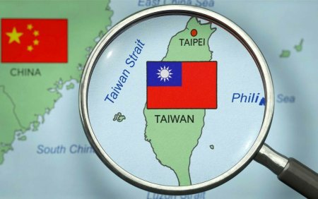 China, in alerta. Un distrugator american si o <span style='background:#EDF514'>FREGATA</span> canadiana au traversat stramtoarea Taiwan