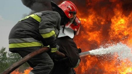 Tragedie in Buzau: <span style='background:#EDF514'>COPIL DE 2 ANI</span>, gasit carbonizat intr-o locuinta care a luat foc