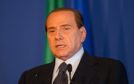 Familia Berlusconi taie alocatiile oferite tinerelor care participau la petrecerile bunga-bunga. Au ramas si fara case