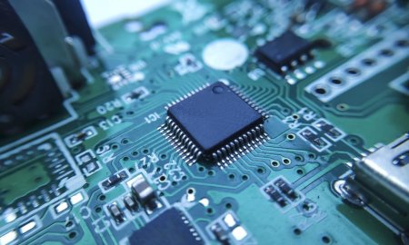 Industria semiconductorilor se redreseaza, dupa un an cu vanzari scazute de PC-uri si <span style='background:#EDF514'>CONSOLE</span> de jocuri video