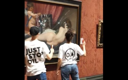 Activistii au distrus cu ciocane pictura Venus Rokeby, expusa la Galeria Nationala din Londra