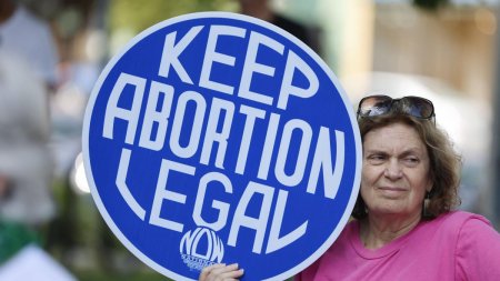 <span style='background:#EDF514'>OHIO</span> a votat introducerea dreptului la avort in constitutie