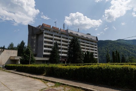 Se inchide ultimul hotel din statiunea Voineasa, perla turismului romanesc. Cine anunta apocalipsa