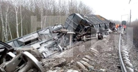 Vagoane de tren deraiate in Rusia dupa o explozie FOTO VIDEO