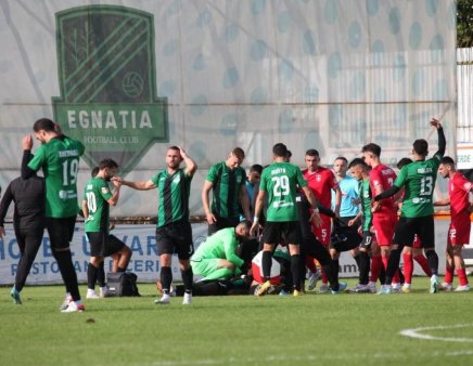 Doliu in fotbalul albanez. Un jucator de doar 28 de ani si-a pierdut viata pe teren. Paramedicii nu l-au putut salva!