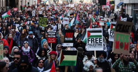 Protest pentru Palestina la Londra. Sute de mii de oameni au marsaluit. Zeci de contra-manifestanti au fost <span style='background:#EDF514'>RETINUTI DE POLITIE</span> | VIDEO