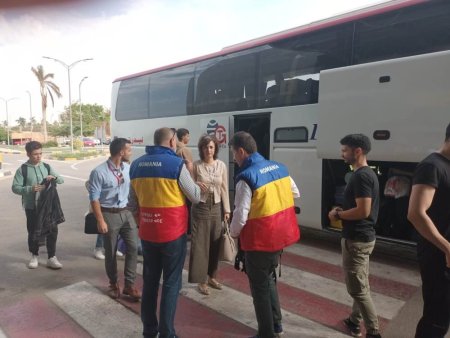MAE: '41 de cetateni romani evacuati din Fasia Gaza au ajuns in Romania'