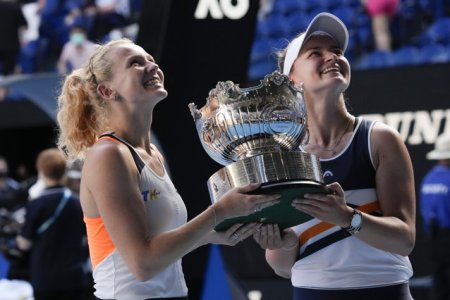 Tenis: Perechea de dublu Krejcikova si Siniakova se desparte din 2024