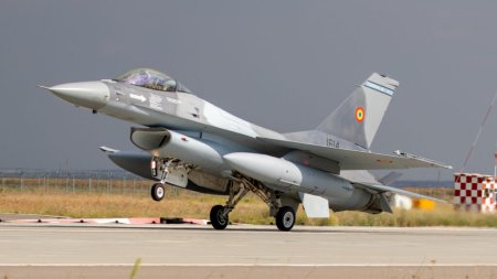 Centrul European de Instruire F-16 pentru <span style='background:#EDF514'>PILOTI</span>i NATO si cei din Ucraina a fost inagurat la baza din Fetesti