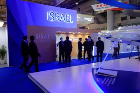Standurile producatorilor israelieni de arme au fost goale la deschiderea Dubai Airshow, din cauza razboiului din Gaza