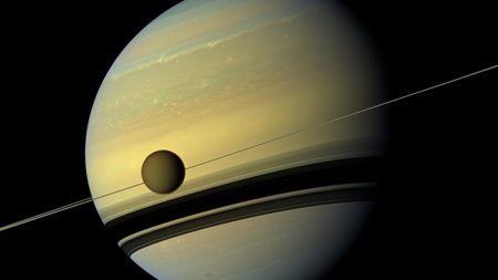 Fenomen astronomic: Dispar magnificele inele ale planetei <span style='background:#EDF514'>SATURN</span>