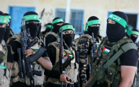 Teroristii Hamas, <span style='background:#EDF514'>JEFUIT</span>i chiar de civilii din Gaza. Luptatorii gruparii ar fi inceput sa fuga spre sudul enclavei