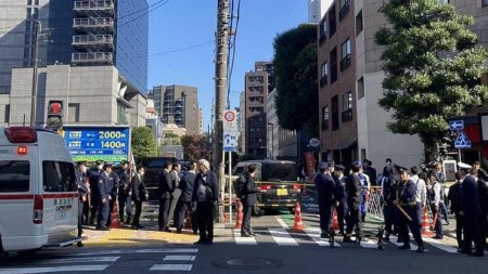 O masina a intrat intr-o bariera, langa ambasada Israelului din Tokyo