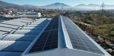ProCredit Bank Romania finanteaza cu 3,15 mil. euro grupul nextE pentru construirea unei centrale fotovoltaice in judetul <span style='background:#EDF514'>BISTRITA NASAUD</span>, cu o putere instalata de 7,4 MWp
