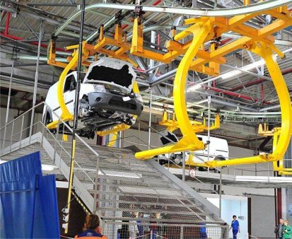 Presa: Angajatii Ford Motor, General Motors si Stellantis au aprobat prin vot acordurile pentru noile contracte de munca