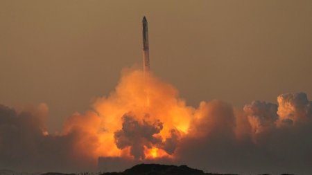 Nava spatiala fara echipaj Starship a SpaceX ar fi esuat sambata in spatiu, la cateva minute de la decolare