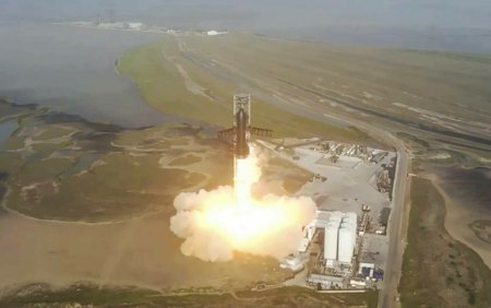 Racheta Starship a lui Elon Musk, inca un esec dupa <span style='background:#EDF514'>EXPLOZIA</span> din aprilie. A esuat in spatiu, la cateva minute de la decolare