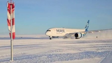 Un avion de pasageri Boeing 787 aterizeaza pe zapada, in Antarctica | Moment unic in istorie, viral pe internet