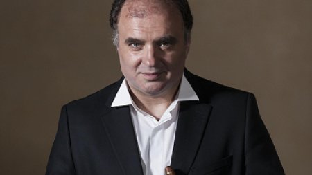 Dirijorul Naiden Todorov si violoncelista Alina Holender - invitatii saptamanii simfonice de la Filarmonica "George Enescu"