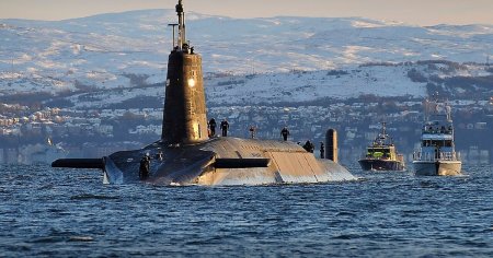 Un submarin nuclear britanic, la un pas de dezastru in Atlantic
