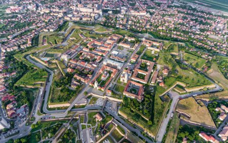 Cetatea Alba <span style='background:#EDF514'>CAROLINA</span> din Alba Iulia. Istorie, legende si cele mai frumoase locuri de vizitat in imprejurimi